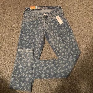 NWT floral super skinny jeans